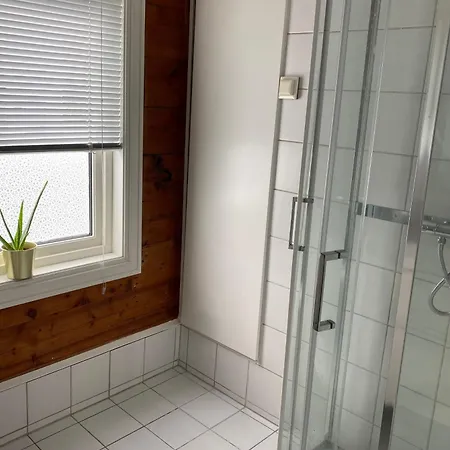 Apartment I Med Parkering-naer Sentrum ,4 Soverom *