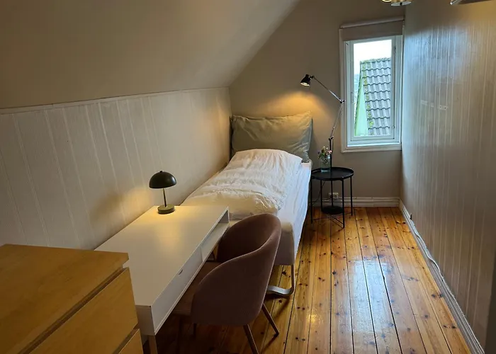 Apartament I Med Parkering-naer Sentrum ,4 Soverom