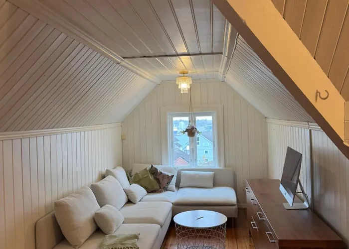 I Med Parkering-naer Sentrum ,4 Soverom