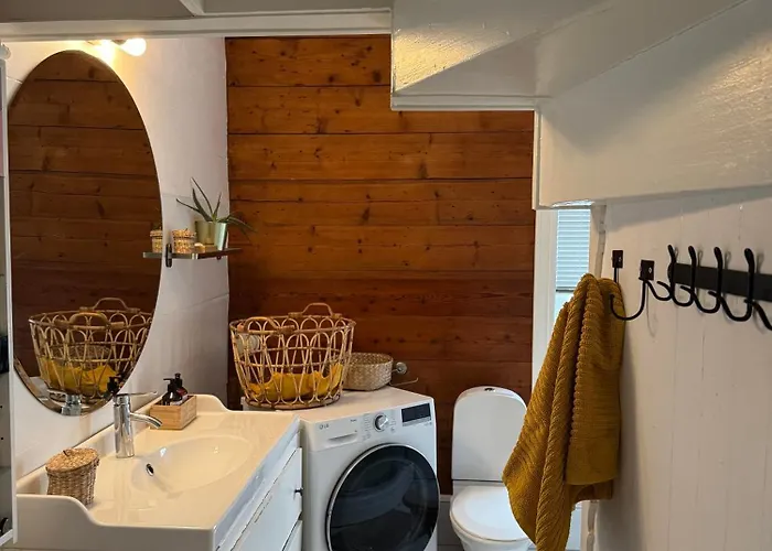 Apartment I Med Parkering-naer Sentrum ,4 Soverom