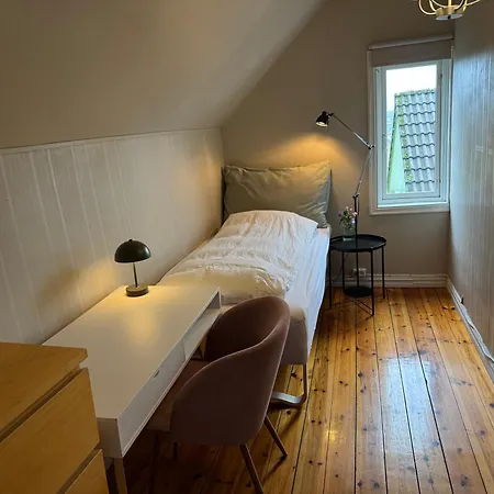 Apartment I Villa, 3 Soverom Med Parkering-naer Sentrum - Open For Ons 2026